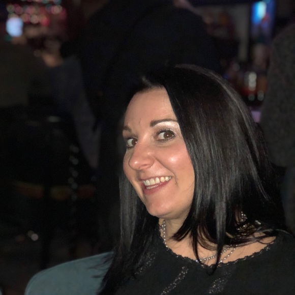 Meet your Posher, Maureen - Picture 1 of 1